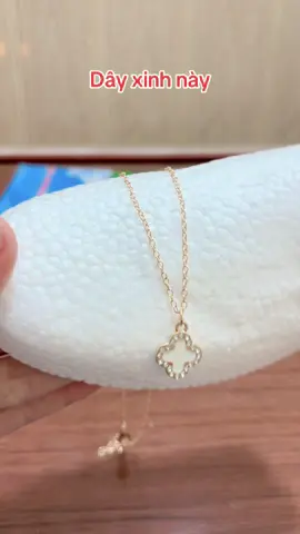 Dây trang sức xinh xắn 