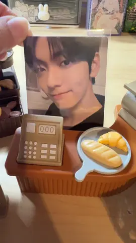 playing with my photocards healed me #txt 