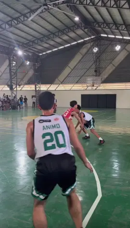 IN AND OUT CROSS + SPINMOVE 🎒 #foryoupage #basketball #fyppppppppppppppppppppppp #fyp #2009 