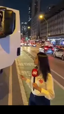 radio jovem pan golpista é  aloprada por caminhoneiros 