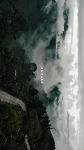 Eksplor Mamasa: Dingin, Damai, dan Memesona Kota / Kabupaten Mamasa (Sulawesi Barat) berada di ketinggian antara 600 – 2000 meter di atas permukaan laut.  #foryou #mamasa #pariwisataindonesia #sulawesibarat 