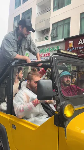 TINH THẦN HỖ TRỢ BÃO LŨ  NHA TRANG TỪ CƯ DÂN VÀ TỪ NHỮNG BẠN NƯỚC NGA TẠI MƯỜNG THANH VIỄN TRIỀU  #lulut #baonhatrang #tinhhinhlulutmientrung 