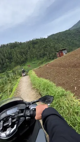 gur pengen delok banyu akses dalane ngeri tenan😭 #tawangmangu #tawangmangukaranganyar #centhungblumbang 