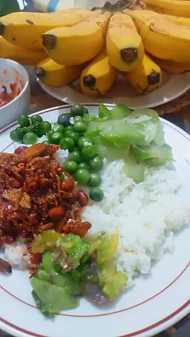 Balado ikan teri campur jengkol kacang tanah,sambel hejo lalab leunca 👍