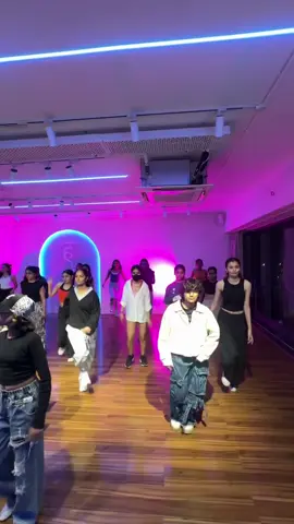 Last night Workshop In Surat hit different ✨❤️‍🔥😍🤙🏻🧿#teamdancedeewane #dance 
