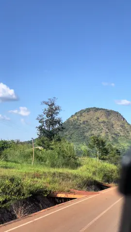 Can you identify where this hill is found? #hoima #visituganda #ugandatiktok #kenyantiktok🇰🇪 #bunyoro 