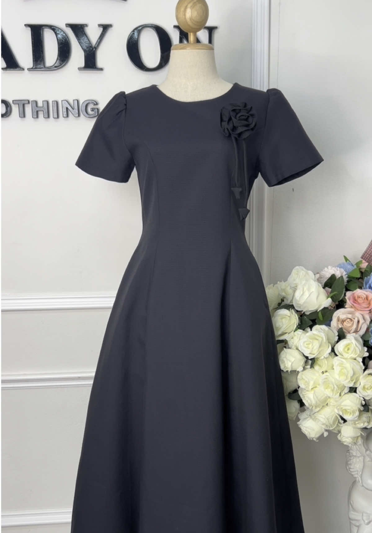 ชุดเดรสสีดำผ้าทอลพบุรีตีเกลียว ความยาวชุด50นิ้ว เข้ารูปทรงสวย อยู่ทรงตลอดทั้งวัน #ชุดเดรสออกงาน #ชุดเดรสสีดํา #ชุดเดรสผ้าไทย 