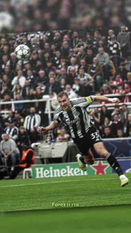 blitz header 😲🔥 #burn #newcastle #football #fyp #viral 