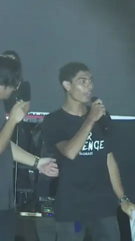 Keren bli yoga , yg tau akunya silahkan di tag ya ,, konser @for Revenge semalam dalam hut mangupura Badung