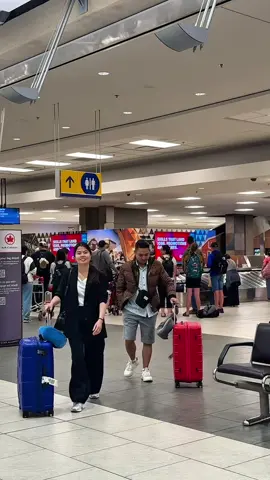 Nhiều lần mẹ cứ gặng hỏi tết nay về không con…….