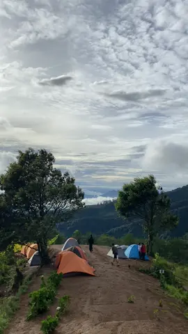 #gunungluhur #pendakigunung #sukamakmur 