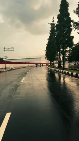 Pulang kerja naik motor sehabis hujan di bogor emng bikin candu 🫰#fyp #hujan🌧️ #kotahujanbogor #pakansari #cibinong 