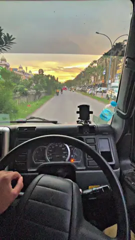 menyala ketua #CapCut  #trukboxindonesia🇮🇩😊 #trukboxindonesia🇮🇩🚛😊 #trukmaniaindonesia #pyfツviral_❤ 