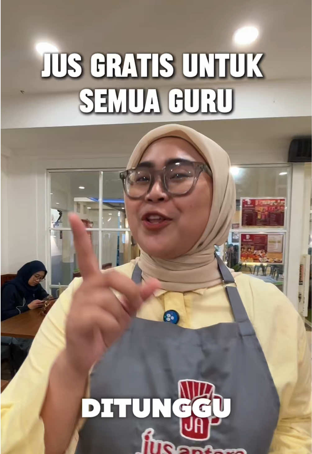 Jus Gratis untuk semua guru! Di hari Guru tanggal 25 November 2025. Syarat & ketentuan : - Wajib memakai seragam guru atau membawa tanda pengenal guru - Setiap guru berhak mendapatkan 1 Jus Gratis semua varian - Promo ini berlaku di semua outlet Jus Antara, pada tanggal 25 November 2025 mulai jam 8.00-19.00 Sampai jumpa di Jus Antara ya Ibu/Bapak Guru ❤️ #jusantara #jusantarakita #promomakanharian #promohariguru #tiktokgo 