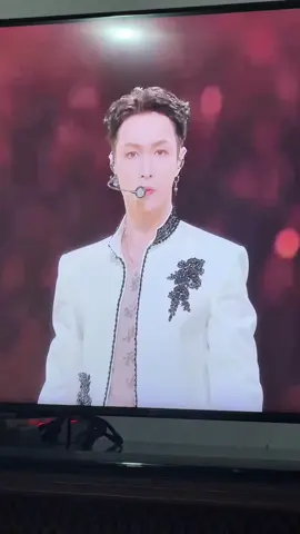 hormat ke LAY ZHANG gege! #lay #chindo #chinese #chinesefamily 