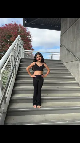 La luz de su mirar el tono de su piel el coral de sus labios! Dios mio, que mujer La luz de su mirar al mundo ilumino la luz del universo y ahora le canto yo Parece terrenal merece un obelisco ese angel celestial.. #miojitosbonitos😍👀 #fy #paratiiiiiiiiiiiiiiiiiiiiiiiiiiiiiii #joansebastian #lamasbonitadetodas♥️ 