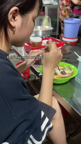 Quán có nhân viên nhiệt tình… #j4f #xuhuong #viral #fyp #chuoi 