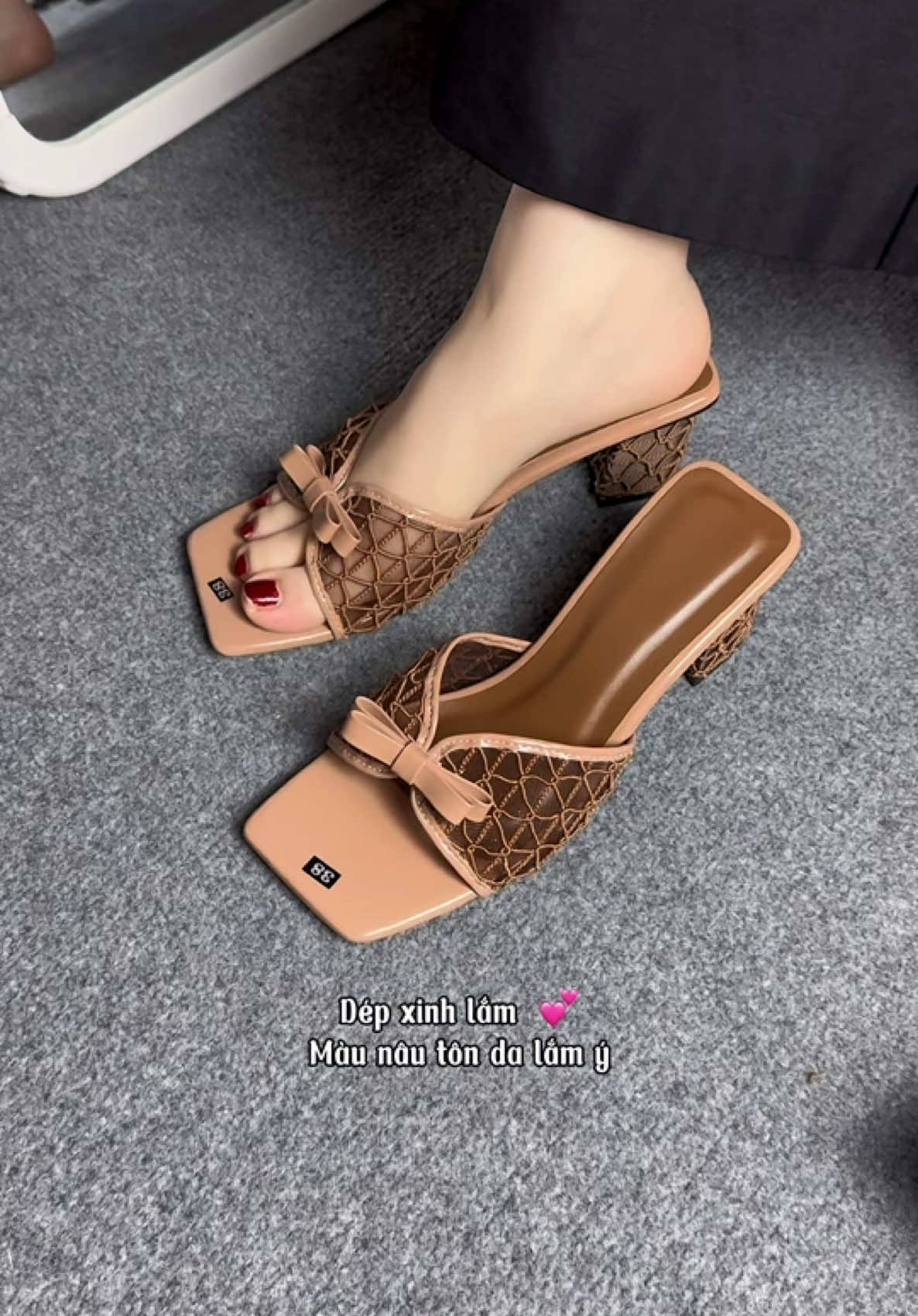 Dép xinh êm lắm nha #giaydep #reviewlamdep #giaycaogot 