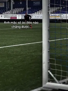 Anh mặc số áo đéo nào chẳng được.. #xuhuongtiktok #capfootball #football #tamtrang #bongda 