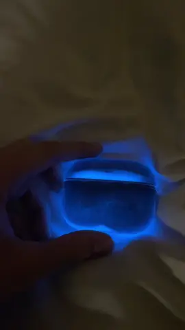【覚醒pods】ネオンに発光するケース🌃　#蓄光 #airpodsケース #ネオンケース 
