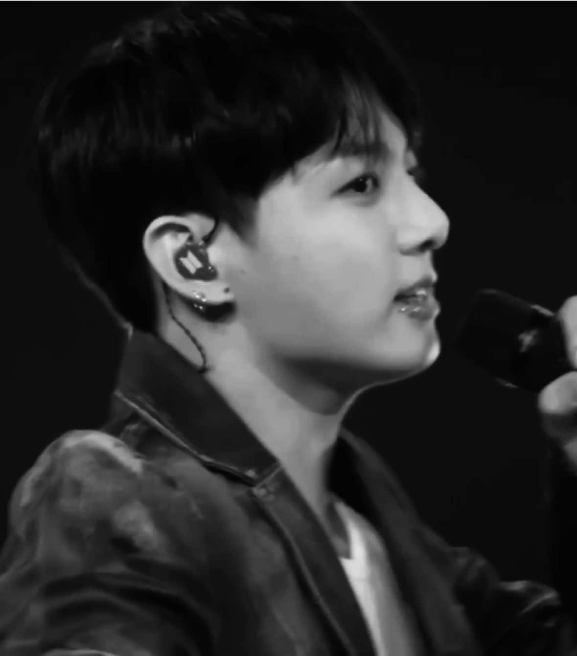 Everybody's leaning on the walls #jungkookedit #dark #jk #chaseatlantic #thewalls jungkook edit dark atmosphere with song chase atlantic the walls remix edit jk black vibe