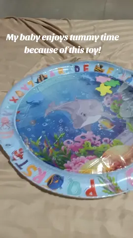 Your baby will LOVE this! Stimulates vision & motor skills 💦👶#fyp #MomsofTikTok #firstimemom #babyneeds #waterplaymat 