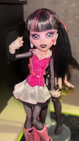 идею взяла у @spectrush_again #monsterhigh #draculaura 