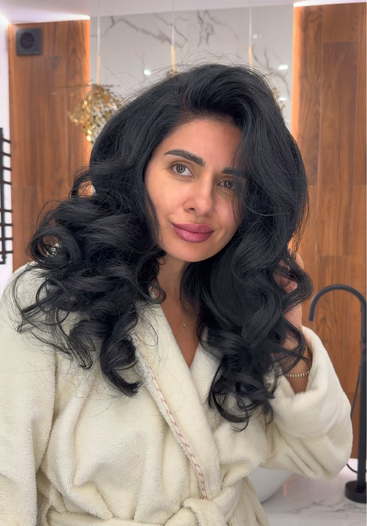 «Человек находит время для всего, что он действительно хочет» такие казалось бы банальные слова, но какой триггер для каждого из нас. Согласны? Настоящее желание не идет оттуда, откуда идут обязательства. Оно исходит из самой глубины нашей души. Когда мы искренне чего-то хотим, мы не просто находим, но и создает время для этой цели. Если у нас есть большое желание сделать то, что важно для нас, мы находим и время и возможности и делаем это с удовольствием. 