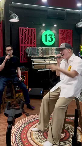 Nghe nói mấy bà muốn khều đêm nhạc 😇#anhtu #anhtusinger #tiktokgiaitri #voibandon 