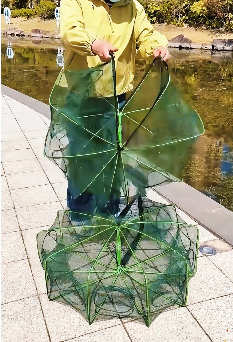 ไม่ต้องเสียเวลาไปตกปลาแค่โยนแล้วรอ#ตกปลา #อุปกรณ์ตกปลา #ตาข่ายดักปลา #ไซพับดักปลา #ดักกุ้ง