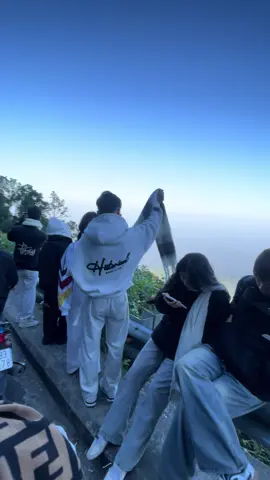 Ba vì 23/11. đây.. Không biết đi săn người hay săn mây đâyy☁️#bavi #vuonquocgiabavi #bavihomnay 