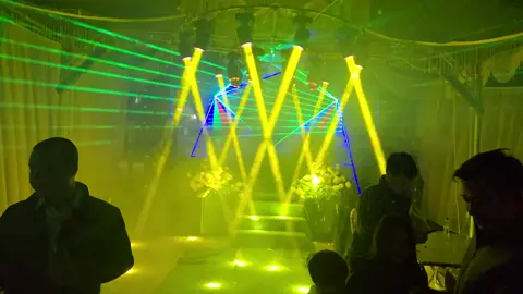 Đám Cưới Phải Có Tý Đèn Đóm Vào Nó Mới OK AE ạ !!!#lazerdamcuoi #damcuoinhubar #xuhuongtiktok #laserwelding #llaserhaiduong 