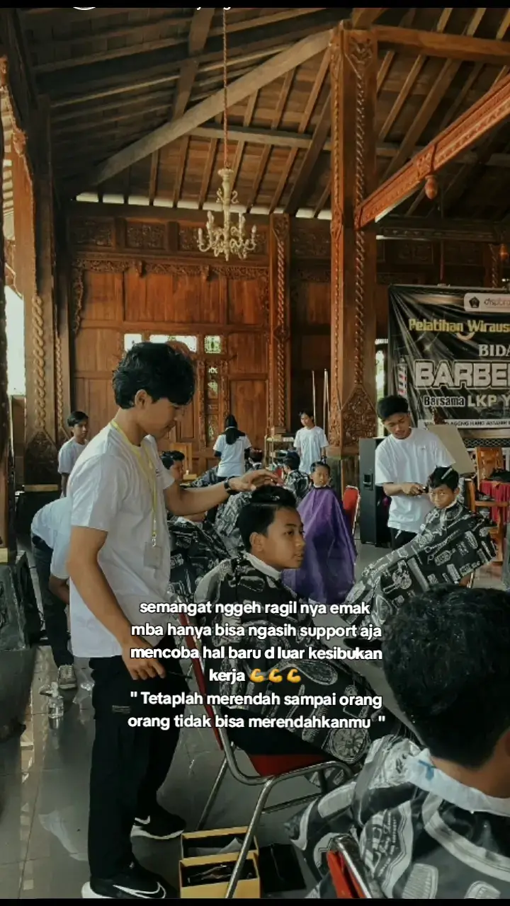 #pejuangrupiah #barbershop #lanangejagat #💪💪💪 teruslah belajar,sampai semua bidang bisa kamu kuasai........