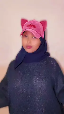 Aduunka Waxa kugu Daran naag Qayrka Ah ku mashqUuL Na wll mad dhig Lahyn ma wax an sameyo moye wax kale mad garanayn na Copy iga da camal yelo😭😂