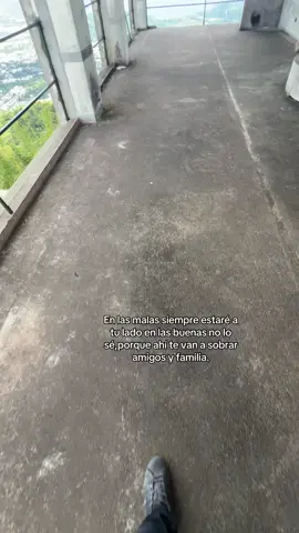 En las malas siempre estaré a tu lado; en las buenas no lo sé, porque ahí te van a sobrar amigos y familia.