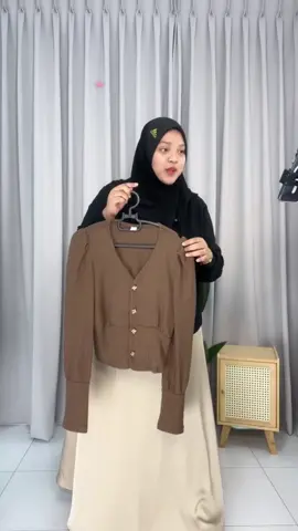 99255-New V-neck slim-fit puff sleeve long-sleeved shirt for women, chic and stylish waist-hugging short top for women