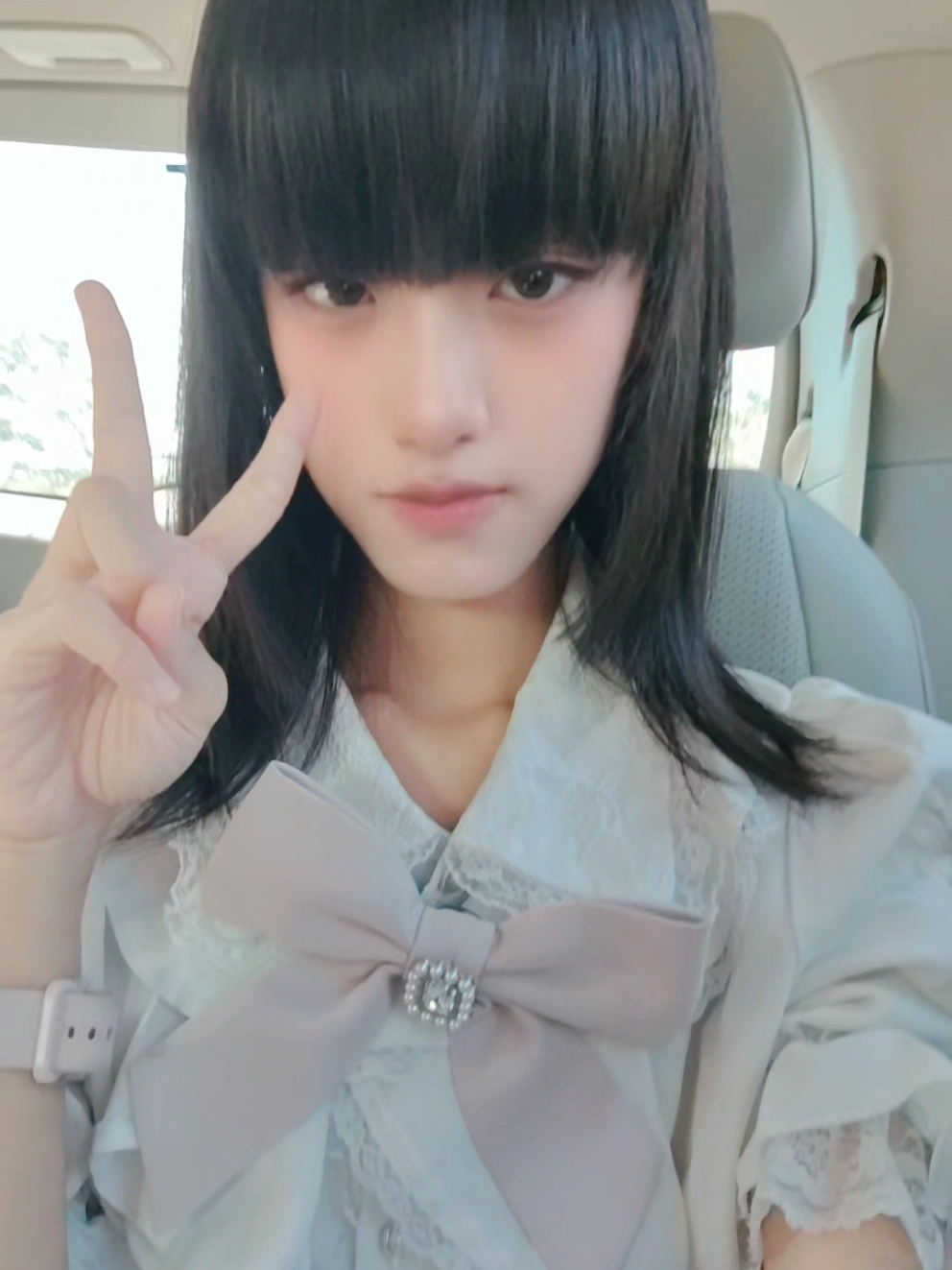 trying to act cute on the car but the road isn't in my favor 🥲 #aikakaeya #HonkaiStarRail #hsrcreators #hsrfanart #fyp 