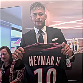When the king first arrived at PSG 🔥🇧🇷#neymarjr #neymar #brazil #foryou #foryoupage 