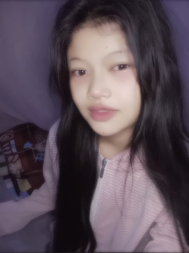 #fypシ゚ #ရင်မှာတွေဝေလာအောင်လေလူတွေလာလာပြောတယ်😏🤔 