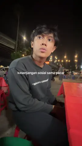 beli aja ga sih? emg salah?