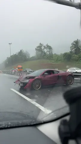 mclaren half lost 🥲