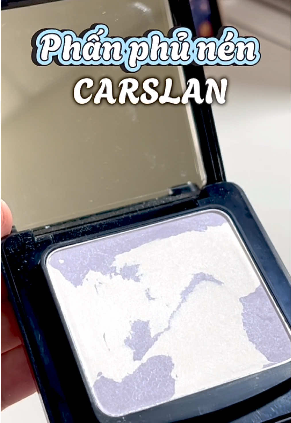“Đánh 1 lớp là mịn lì, kiềm dầu cả ngày ☁️ Hỏi sao không mê!”🌷🌱💫 - phấn phủ kiềm dầu Carslan  #carslan #phanphukiemdau #phanphucarslan #phannen #makeup 