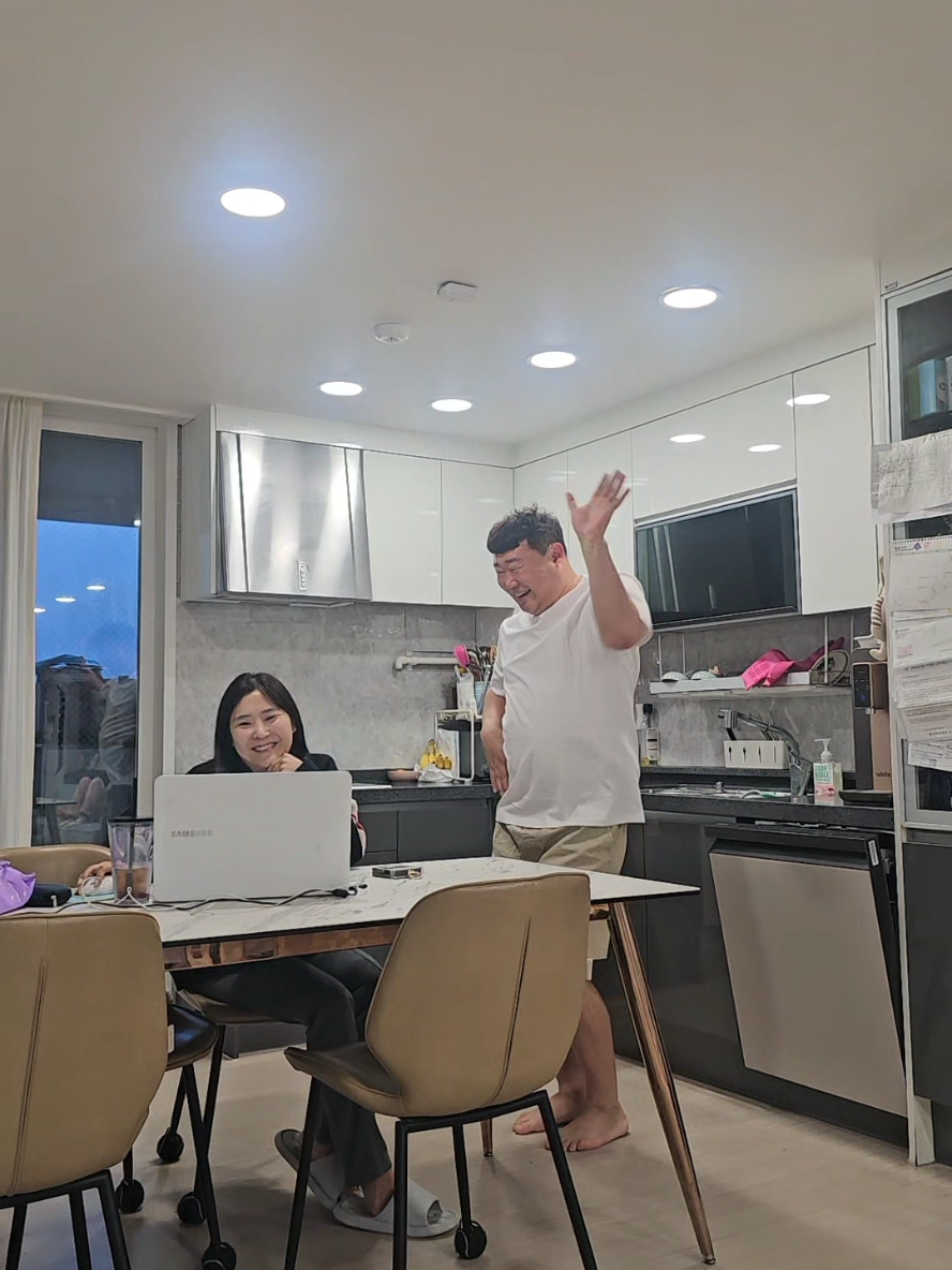 퇴근후 와이프 웃겨줄려다ㅋㅋ #부부일상 #부부댄스 #화사 #Goodgoodbye #마마무 