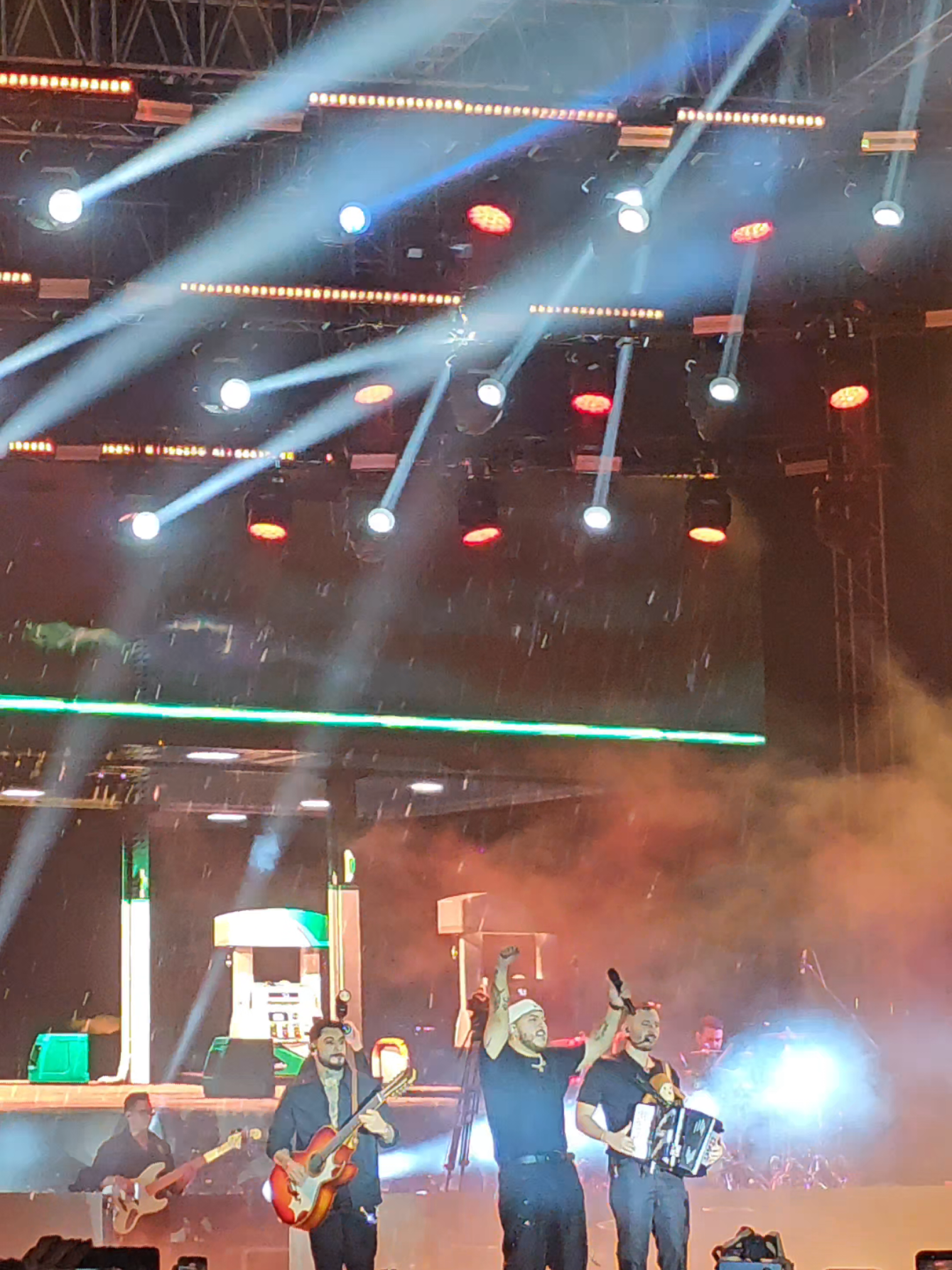 @Grupo Frontera Oficial  #GrupoFrontera  #GrupoFronteraQueretaro  #FeriaQueretaro2025  #sigueme  #siguemeparamasvideos 