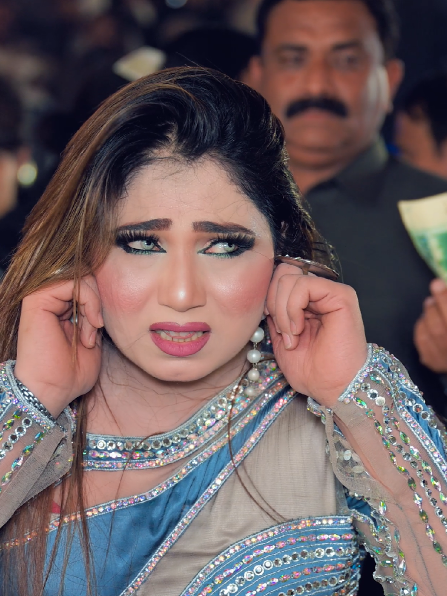 Dhola Auqat Ich Reh , Mehak Malik Dance Performance Islamabad Show #mehakmalik #newdancemehakmalik @🦋Mehak Malik official🦋 