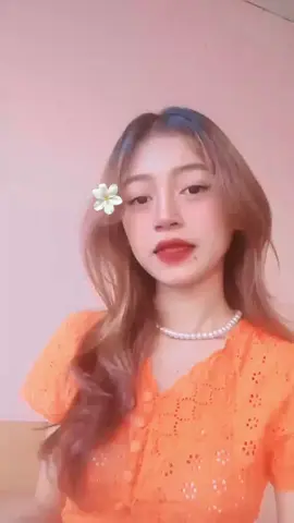 ချစ်လားပြော🌼🧡..