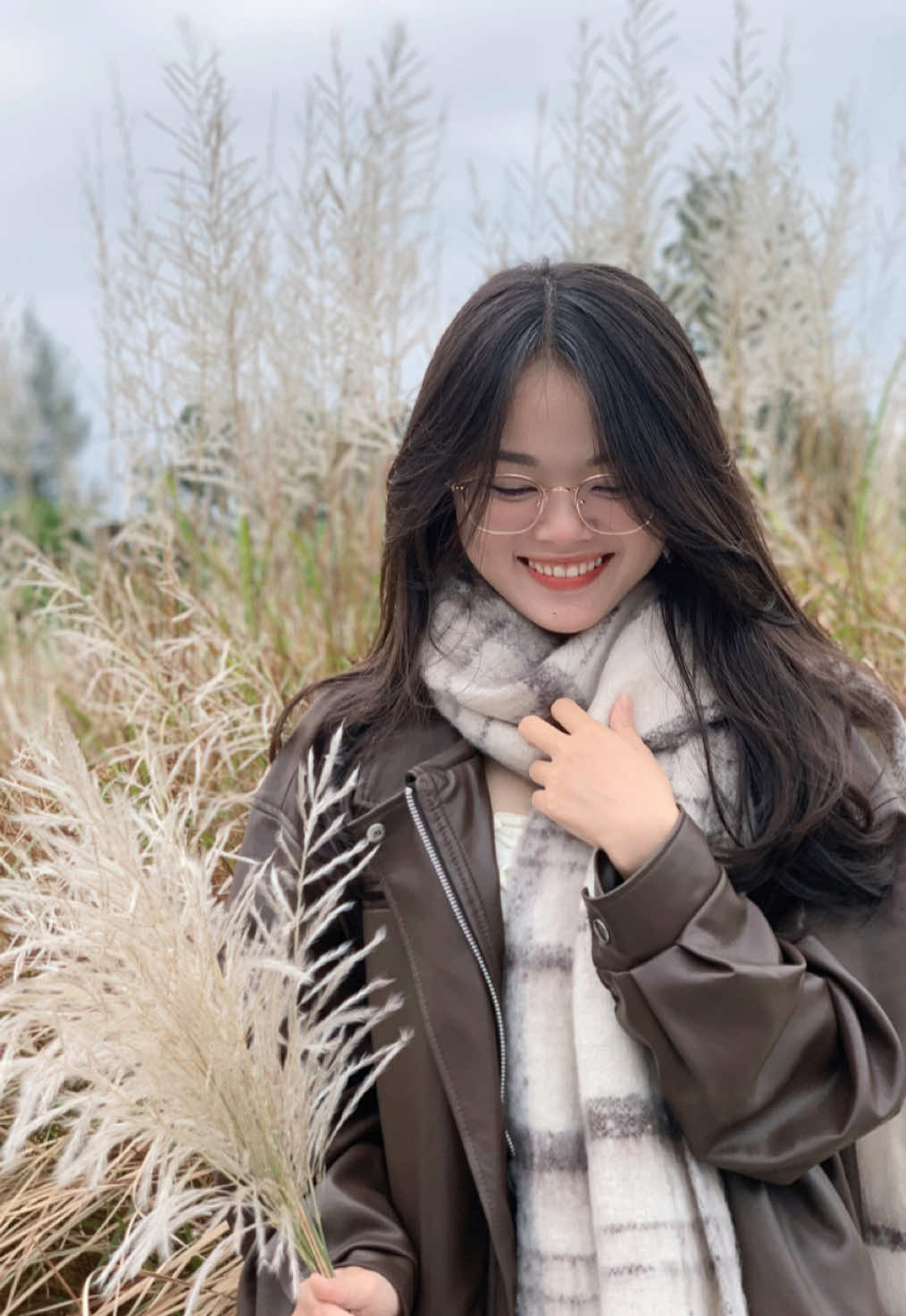 Cứ mỉm cười thôi, biết đâu vũ trụ đang chuẩn bị điều tuyệt vời🌼 #colau #danang 