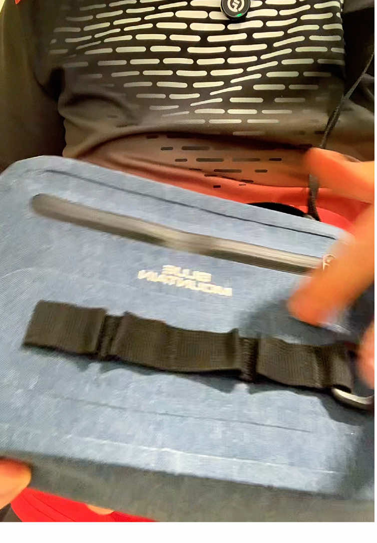 Blue mountain crossbody bag. Waterproof design. #crossbodybag #slingbag #menbag #bagformen #bag 