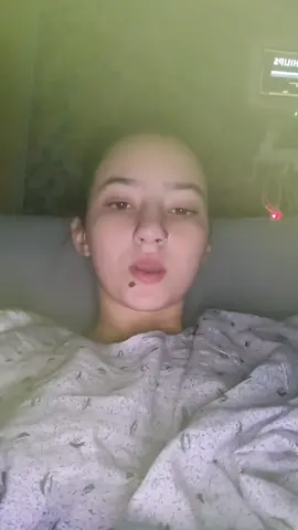 doing so much better! sleeping is so much easier.. moving not so much! #ivpainmeds #oisheichildrenshospital #surgery #boyf 