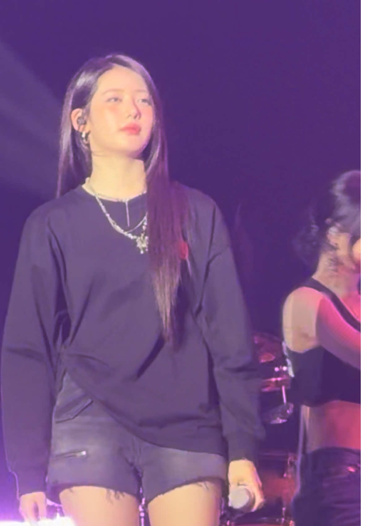 名古屋2日目loveinmyheart3 ロラさんの見せ場での失敗シーン なんとも言えない表情が好き❤️ ドラムさんもアヒョンちゃんも笑ってた😁 #babymonster #ベイビーモンスター #ベビモン #igアリーナ #rora 